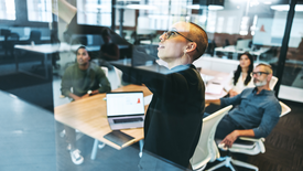 qcf-exec-woman-leading-meeting-thumbnail